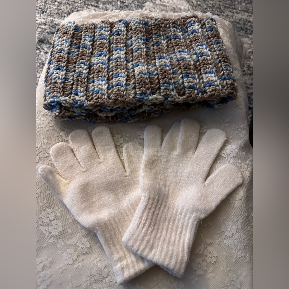 Knitted Scarf & Gloves 58 x 6